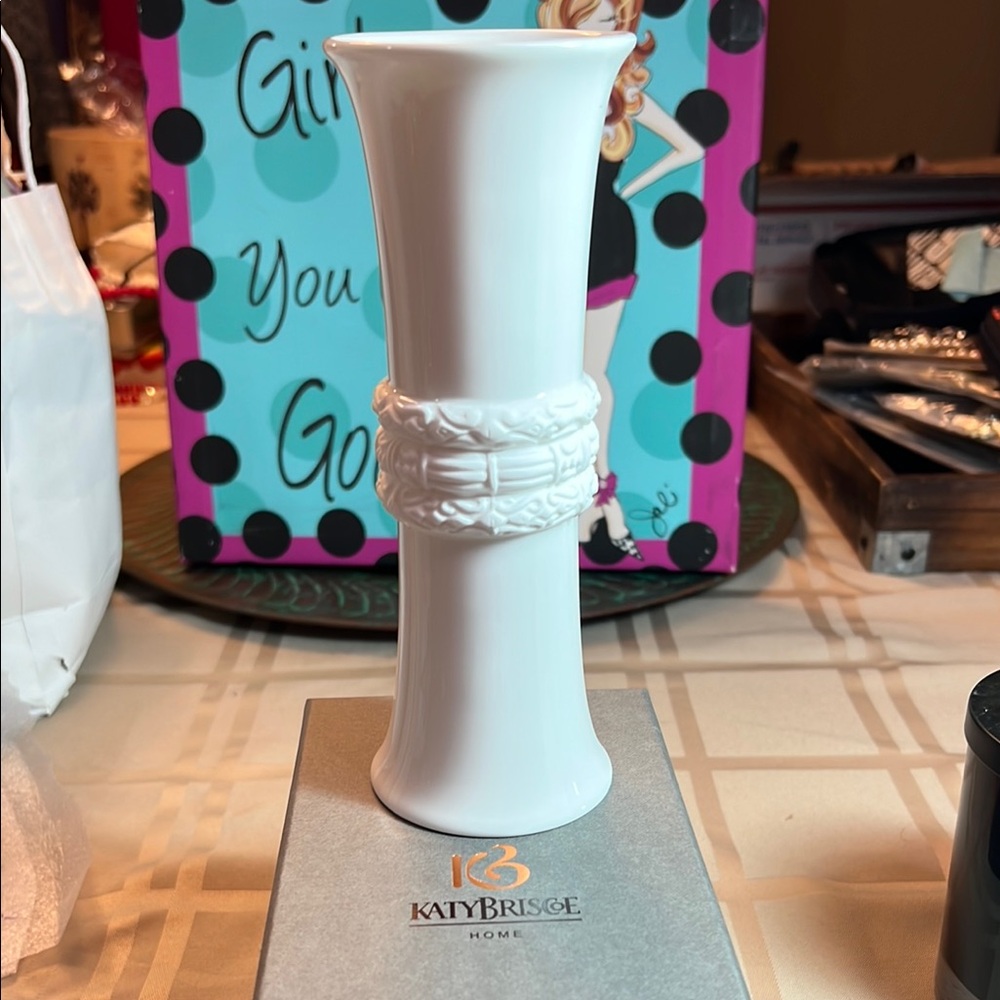 White Ceramic Vase/ Candle 🕯️ Holder